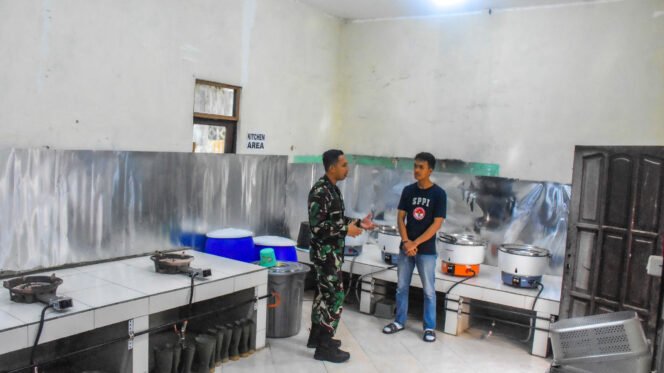 
					Pelayanan Pemenuhan Gizi di Kotabaru: Dandim 1004/Kotabaru Pastikan Pelaksanaan Berjalan Efektif