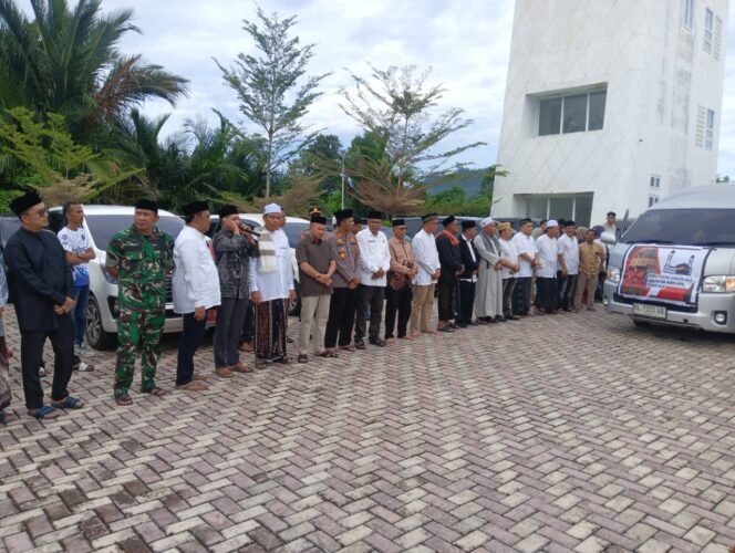 
Kodim 0114/Aceh Jaya Hadiri Pelepasan Calon Jemaah Haji Aceh Jaya, Komit Kawal Kelancaran Acara