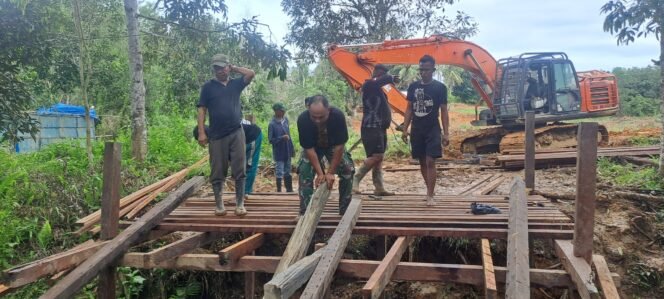 
					Jembatan TMMD di Mansapa: Dari Tiang Hingga Alas Ulin, Target Selesai Juni