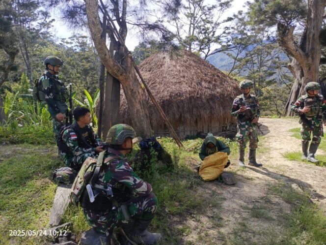 
					Anjangsana dan Bantuan Sembako dari Satgas Yonif 614/RJP untuk Masyarakat Kampung Tima