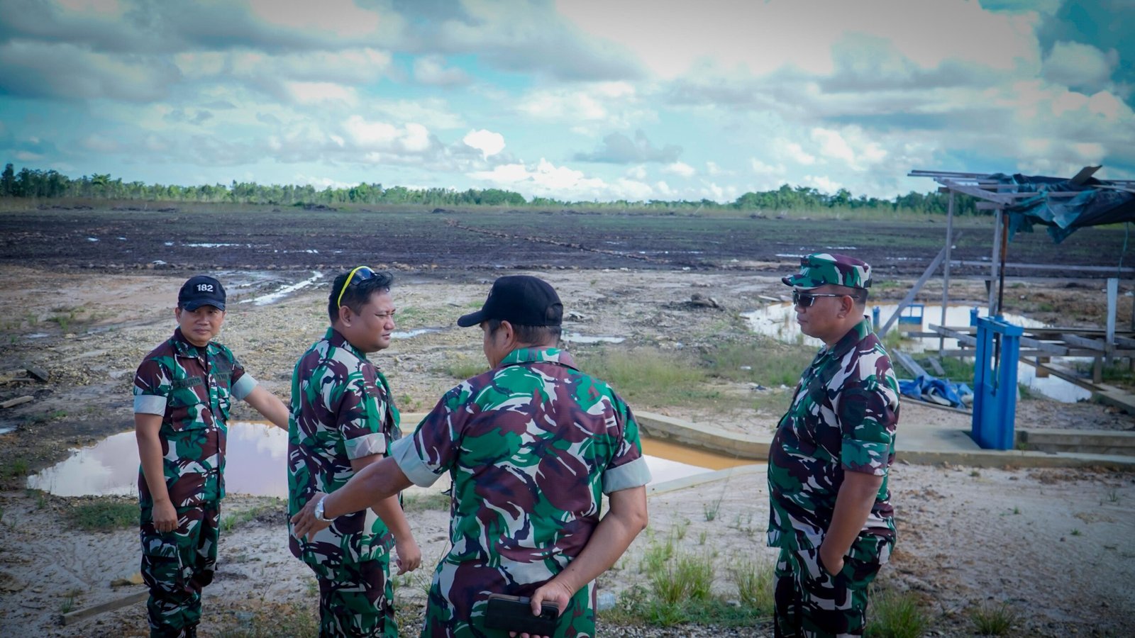 TNI AD Dukung Program Pemerintah: Korem 182/JO Lakukan Penanaman Padi di Fakfak, Papua Barat