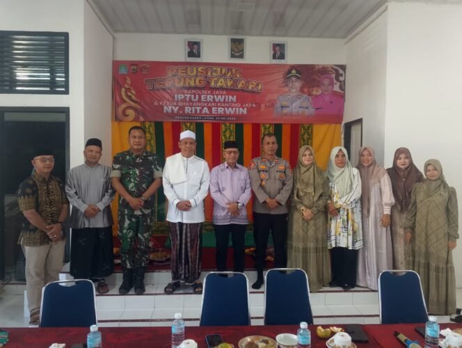 
					Kapolsek Jaya Disambut Melalui Acara Pesejuk dan Tepung Tawar Tradisional di Aceh Jaya