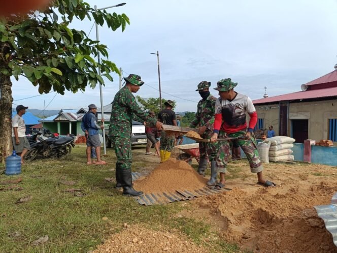 
Satgas TMMD dan Warga Totole Tunjukkan Kekompakan Bangun Masjid Al-Mukmin