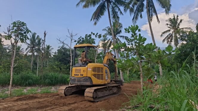 
					Pembukaan Jalan Baru Rampung 100 Persen, Alat Berat TMMD Kodim 1620/Loteng Mulai Ditarik dari Lokasi