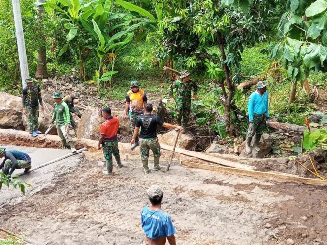 
					Betonisasi Jalan TMMD ke-124 di Desa Depeha Sudah 21 Persen, Dandim Buleleng Tinjau Langsung ke Lokasi