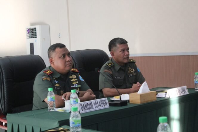 
					DANDIM 1014/PBN MENGIKUTI HALAL BIHALAL DAN SILATURAHMI BERSAMA PRESIDEN RI PRABOWO SUBIANTO MELALUI ZOOM