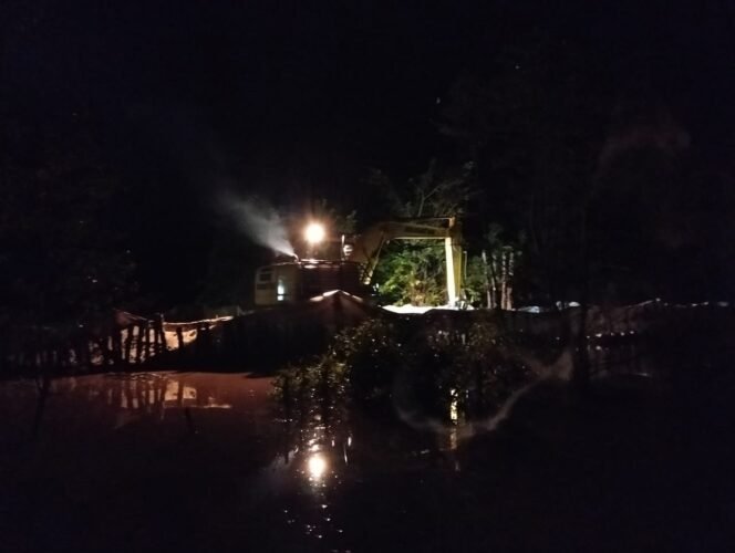 
					Kejar Target, Excavator TMMD Ke-124 Bekerja Hingga Larut Malam di Desa Talio