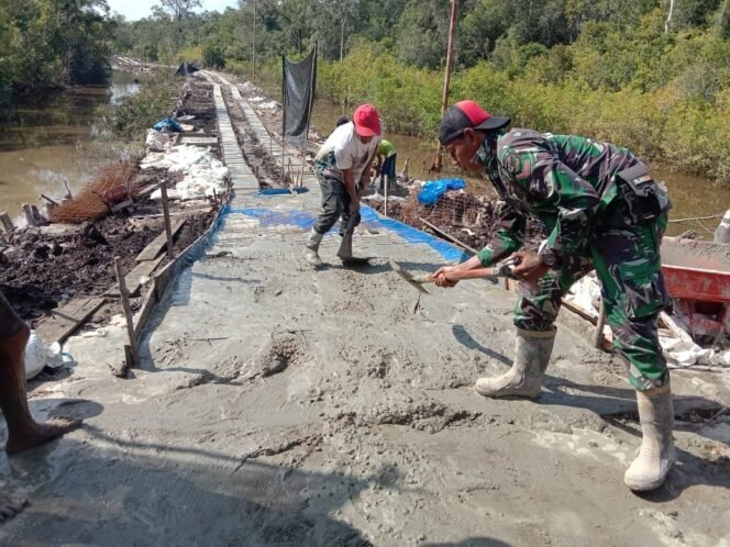 
					Akselerasi Pembangunan Makin Terasa, Satgas TMMD Dan Warga kebut Pengecoran Jalan