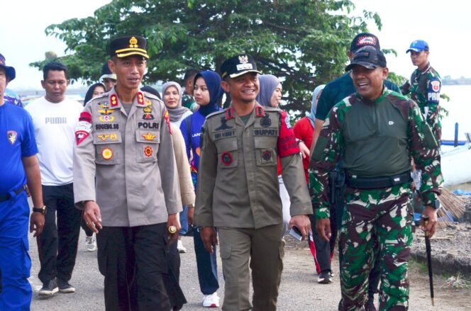 
					Semangat Baru, Dandim 1407/Bone Letkol Inf. Laode Muhammad Idrus Sukseskan Aksi Kerja Bakti 3000 Kantong Sampah Bersama Pemkab. Bone