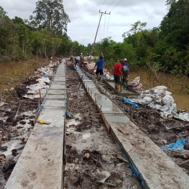 
					Kerahkan Seluruh Tenaga, Satgas TMMD Tuntaskan Pengecoran Jalan di Desa Talio