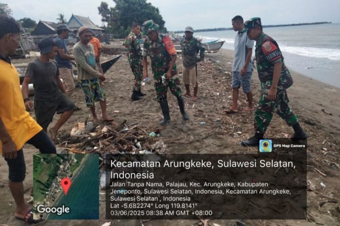 
					Pantai Bersih, Laut Sehat : Koramil 1425-05/Batang Bersama Warga Tunjukkan Aksi Nyata