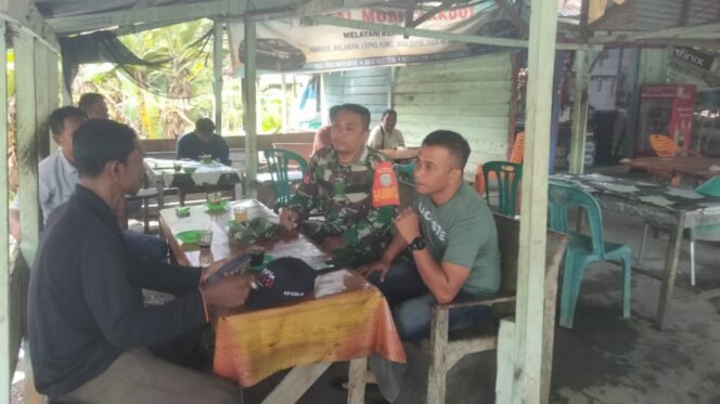 
Babinsa Koramil 06/Teunom Gelar Komunikasi Sosial, Perkuat Kesadaran Keamanan dan Kebersihan Lingkungan di Desa Paya Baro