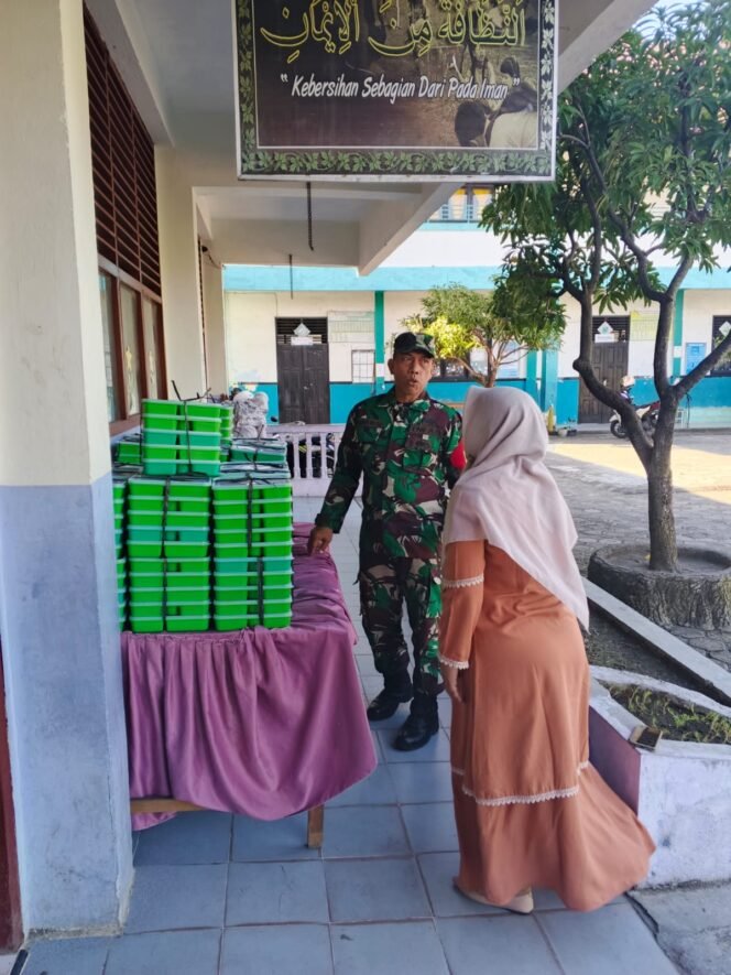 
Babinsa Koramil 07/ Johan Pahlawan Laksanakan Pemantauan Pendistribusian Program Makan Bergizi Gratis di SDN 14 Meulaboh