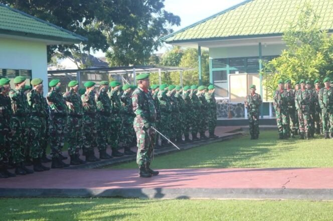 
					Makodim 1203/Ketapang Laksanakan Upacara Hari Senin Di pimpin Oleh Kapten Inf Yulianto