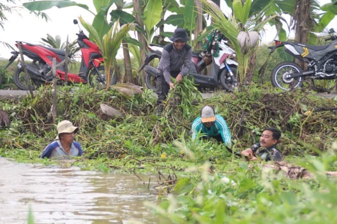
					HUT Kodam VI/Mulawarman ke-67: Kodim 1001/HSU-BLG Laksanakan Pembersihan Sungai
