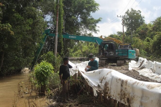 
					Pemasangan Giotex Dikebut, Satgas TMMD Fokus Genjot Pembangunan Jalan di Desa Talio