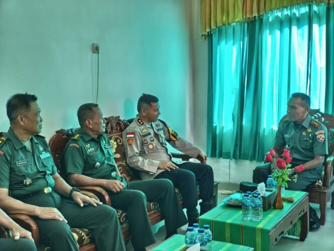 
					Dandim 1613/Sumba Barat Sambut Kapolres dalam Kunjungan Silaturahmi ke Makodim