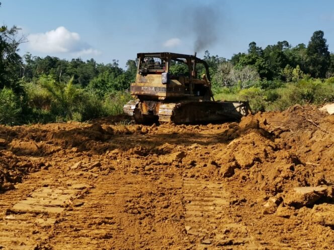 
					Satgas TMMD Kodim 1205/Sintang Fokus Kerjakan Sasaran Fisik Jalan dan Gorong-Gorong