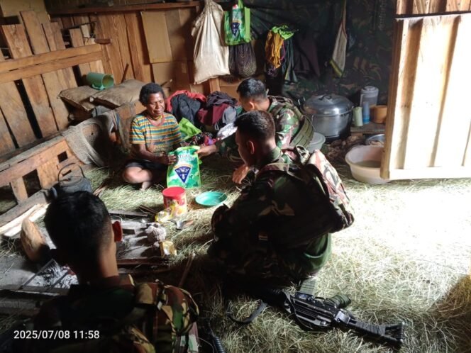 
					Kunjungan Satgas Yonif 614/RJP ke Desa Tima: Berbagi Sembako dan Membangun Hubungan