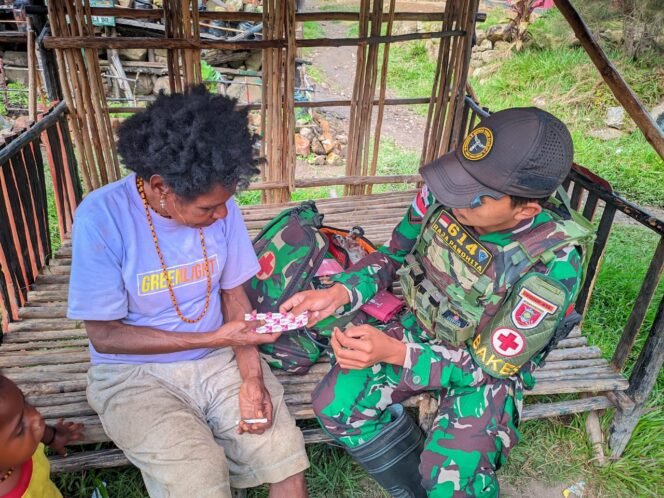 
					Satgas Yonif 614/RJP Bantu Pemerintah dalam Penanganan Kesehatan di Wilayah Perbatasan Papua