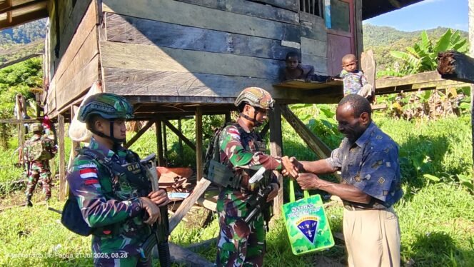 
					Satgas Yonif 614/RJP Jalin Kedekatan dengan Masyarakat Kampung Dabra melalui Anjangsana