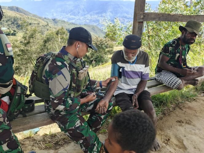 
Wujud Kepedulian Satgas Yonif 614/RJP: Layanan Kesehatan Gratis untuk Masyarakat