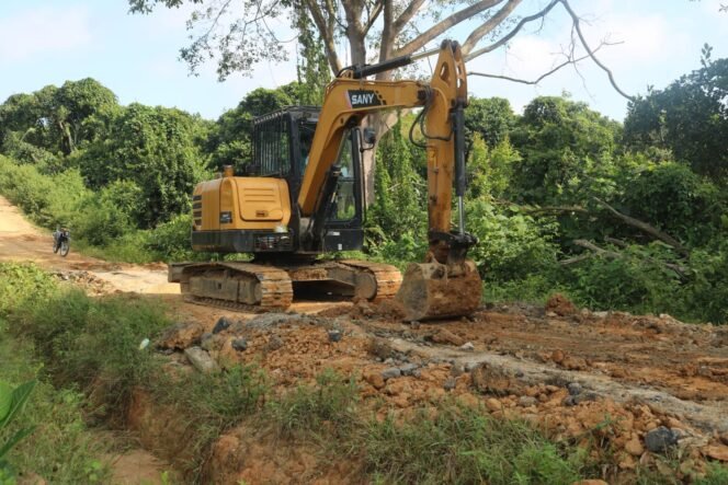 
					Satgas TMMD Andalkan Ekskavator untuk Tuntaskan Jalan Desa