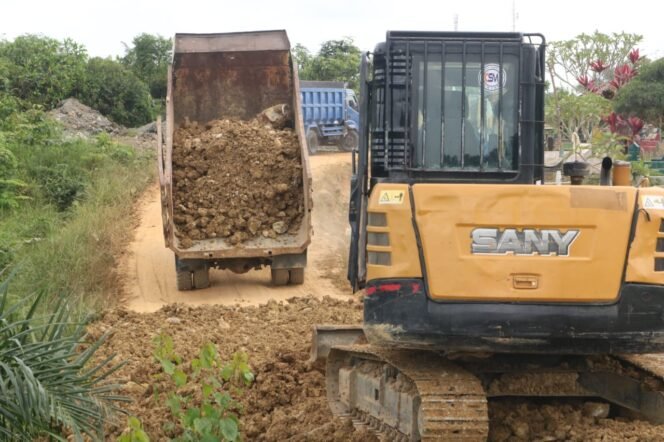 
Infrastruktur Mendesak: TMMD Ke-125 Wujudkan Jalan Layak di Kutai Timur