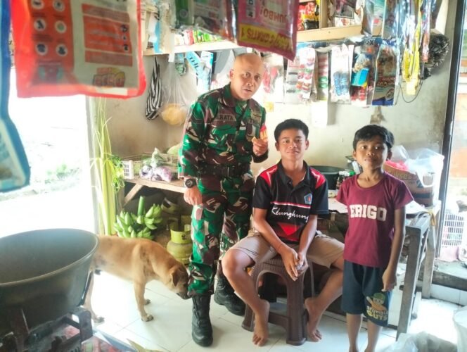 
Gelar Anjngsana dan Komsos, Babinsa Bakas Ingatkan Jaga Kebersihan Lingkungan