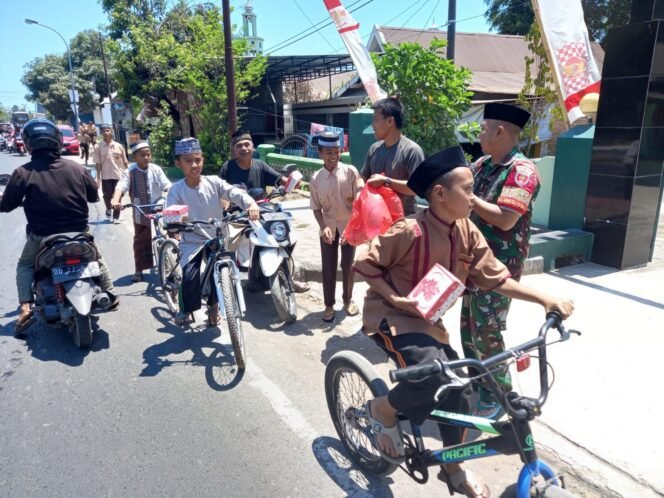 
Bakti Sosial, Personel Koramil 1426-03/Galut Laksanakan Kegiatan Jum’at Berkah