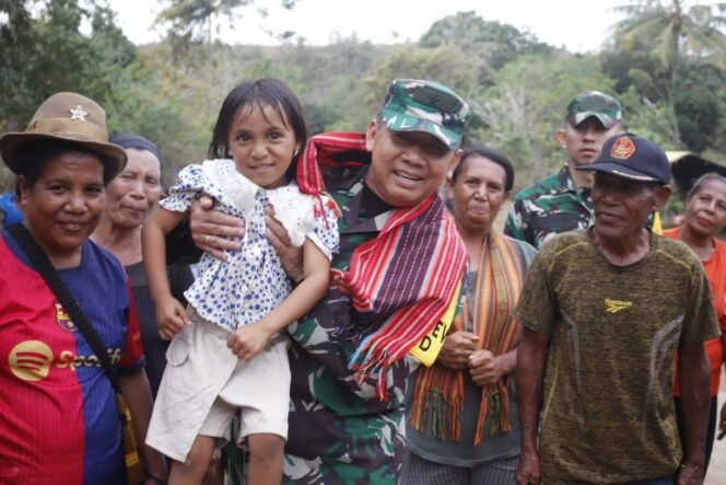 
					Kunjungi Lokasi TMMD, Tim Wasev TMMD 125 Kodim Belu Dapat Sambutan Hangat Dari Masyarakat