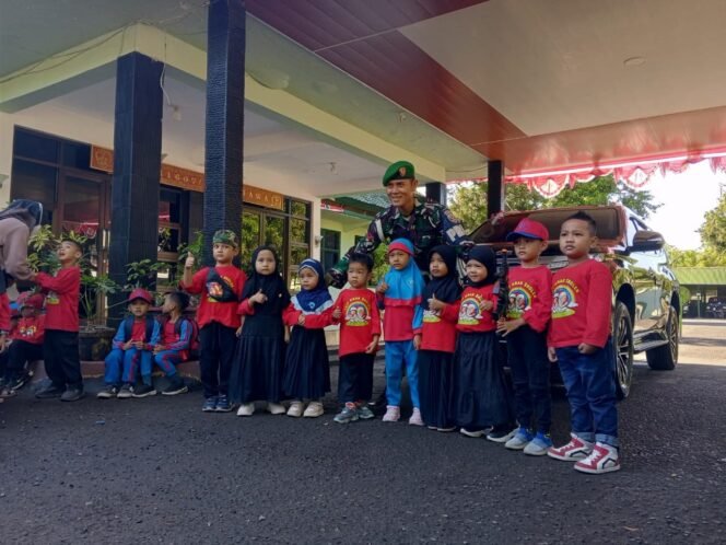 
					‎Kodim 1607/Sumbawa Terima Kunjungan TK Islam Terpadu, Edukasi Anak Sejak Dini Tentang TNI