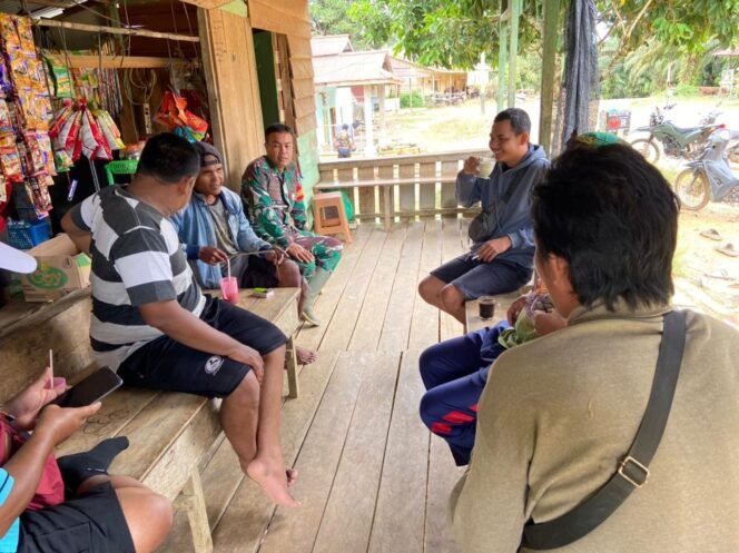 
Lewat Komsos, Satgas TMMD 125 Kodim Sintang Jaring Aspirasi Warga Sebelum Mulai Pekerjaan