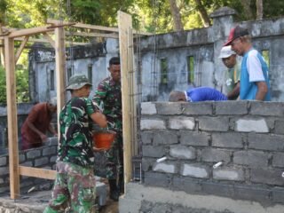 Pembangunan MCK Masjid Darul Tauhid Capai 45 Persen, Wujud Gotong Royong Satgas TMMD dan Warga
