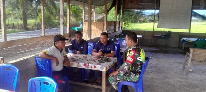 
					Babinsa Melakukan Komunikasi Sosial dengan Warga untuk Meningkatkan Sinergi dan Kesejahteraan Masyarakat