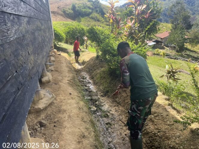 
					Karya Bakti Satgas Yonif 614/RJP dan Masyarakat Balingga: Membangun Kerukunan dan Kebersihan