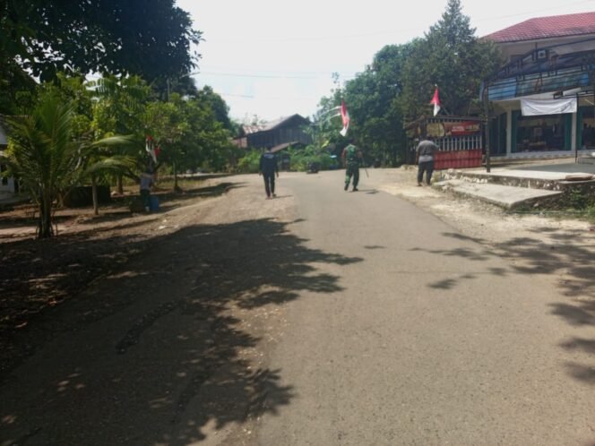 
					Mengibarkan Bendera Merah Putih: Wujud Cinta Tanah Air di Desa Panimbaan