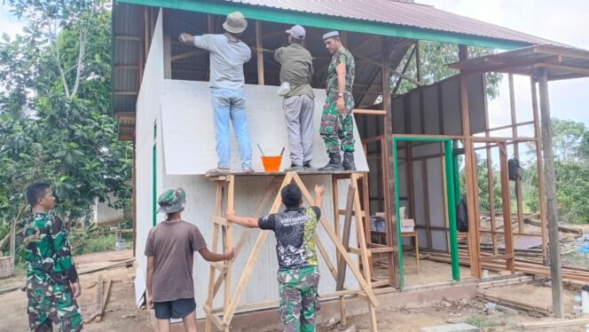 
					Satgas TMMD Ke-125 Bangun Harapan Lewat Rehabilitasi Rumah di Kutai Timur