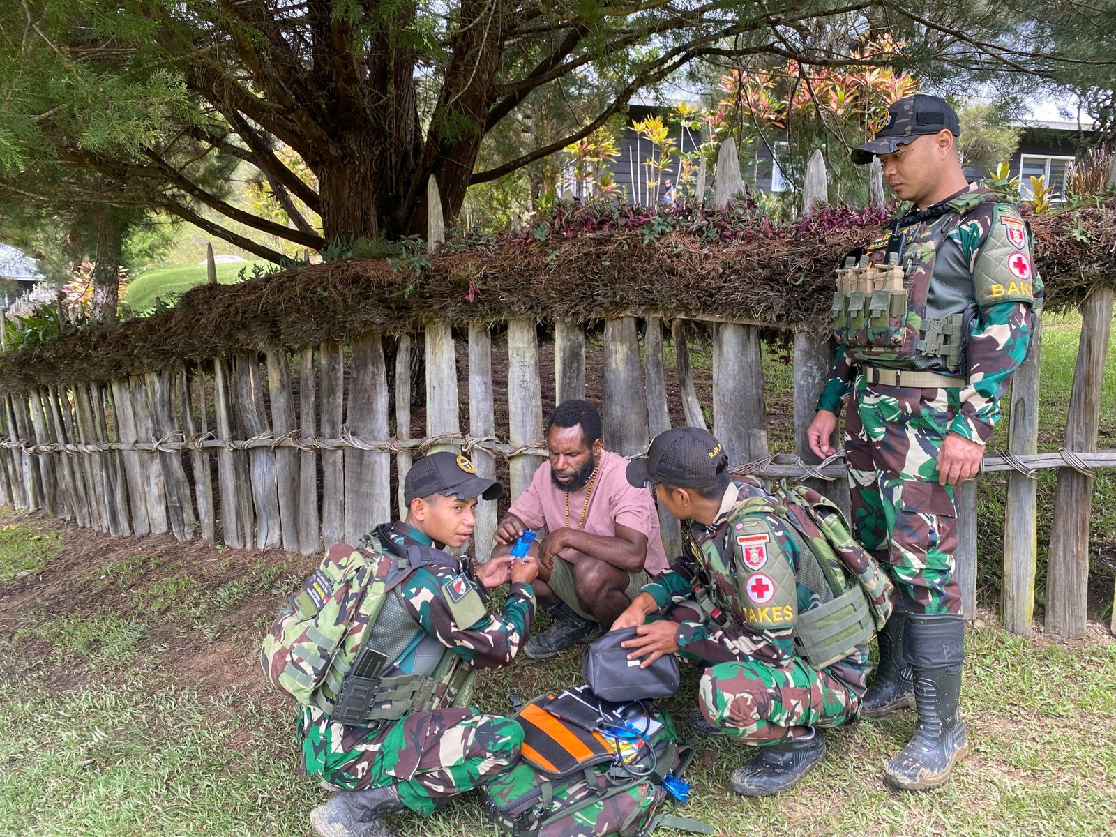 Pengobatan Gratis dari Satgas Yonif 614/RJP: Wujud Kepedulian terhadap Kesehatan Masyarakat