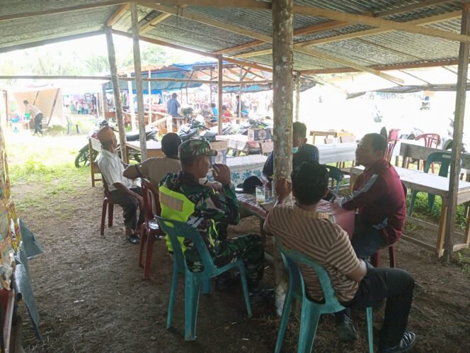 
Babinsa Posramil 06/Bubon Semarakkan HUT RI Ke – 80 dengan Komsos Bersama Masyarakat