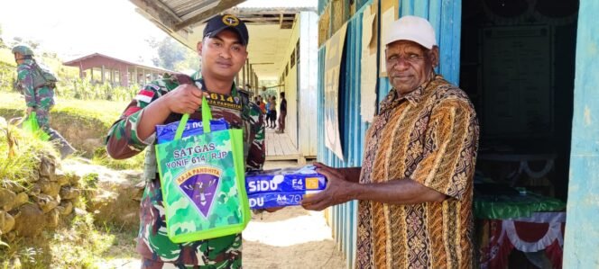 
					Membangun Kemanunggalan TNI dengan Masyarakat melalui Anjangsana