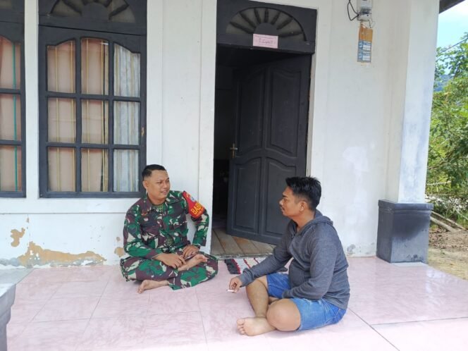 
					Cegah Kebakaran Hutan dan Lahan, Babinsa Sukadana Laksanakan Patroli Rutin