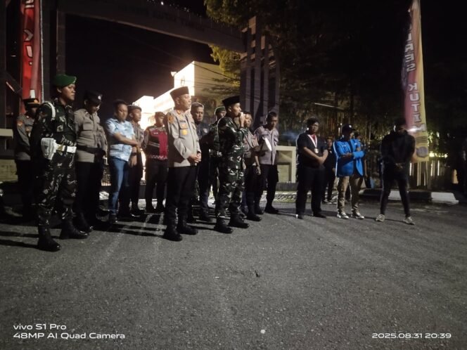 
					Dandim Kutai Timur Ajak Masyarakat Jaga Kondusivitas Wilayah, Demi Pembangunan yang Lancar