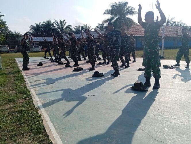 
					Satgas TMMD Kodim 1017/Lmd Awali Hari dengan Senam Pagi, Bakar Semangat Sebelum Terjun ke Lapangan