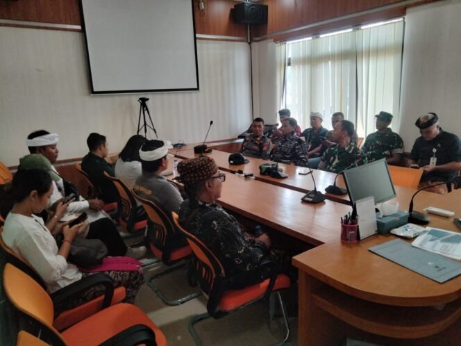 
					Danramil Nusa Penida Hadiri Rakor Rehabilitasi Causeway Dan Pengalihan Arus Penumpang Di Pelabuhan Banjar Nyuh