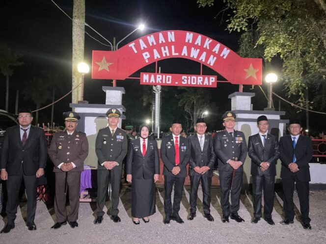 
					Dandim 1420/Sidrap Menghadiri Apel Kehormatan dan Renungan Suci