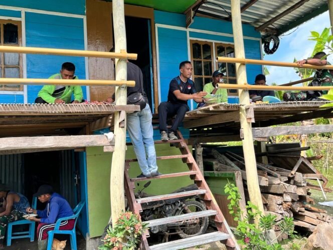 
					‎Hangatnya Kebersamaan, Warga Kalabeso Gelar Makan Bersama Satgas TMMD ‎