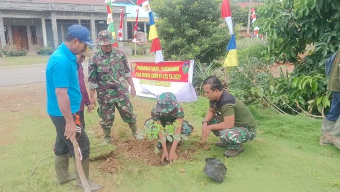 
					Satgas TMMD 125 Ajak Siswa MTsN Sumber Makmur Tanam Pohon, Tanamkan Kepedulian Sejak Dini