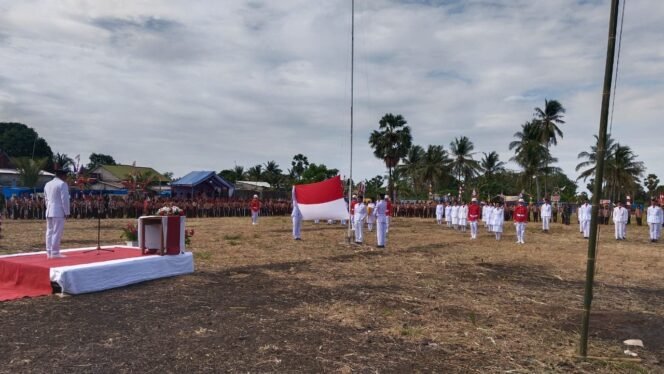 
					Babinsa Koramil 1426-06/Mapsu Jadi Komandan Upacara Pada Peringatan HUT RI Ke-80 Tingkat Kecamatan