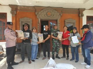 Sinergi TNI dan Pemerintah, Babinsa Desa Bonyoh Hadiri Penyerahan Bantuan Benih Padi Gogo BRMP Bali